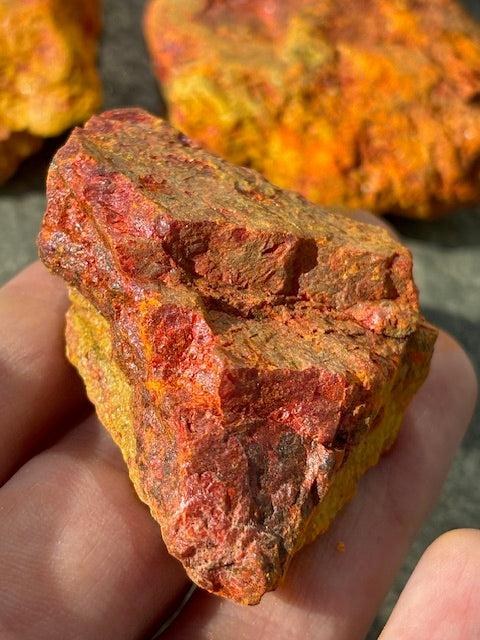 Auripigment & Realgar in bester Qualität, Königsgelb  Colorindex:  PY 39.77086 Rubinschwefel  Colorindex: PY 39.77085