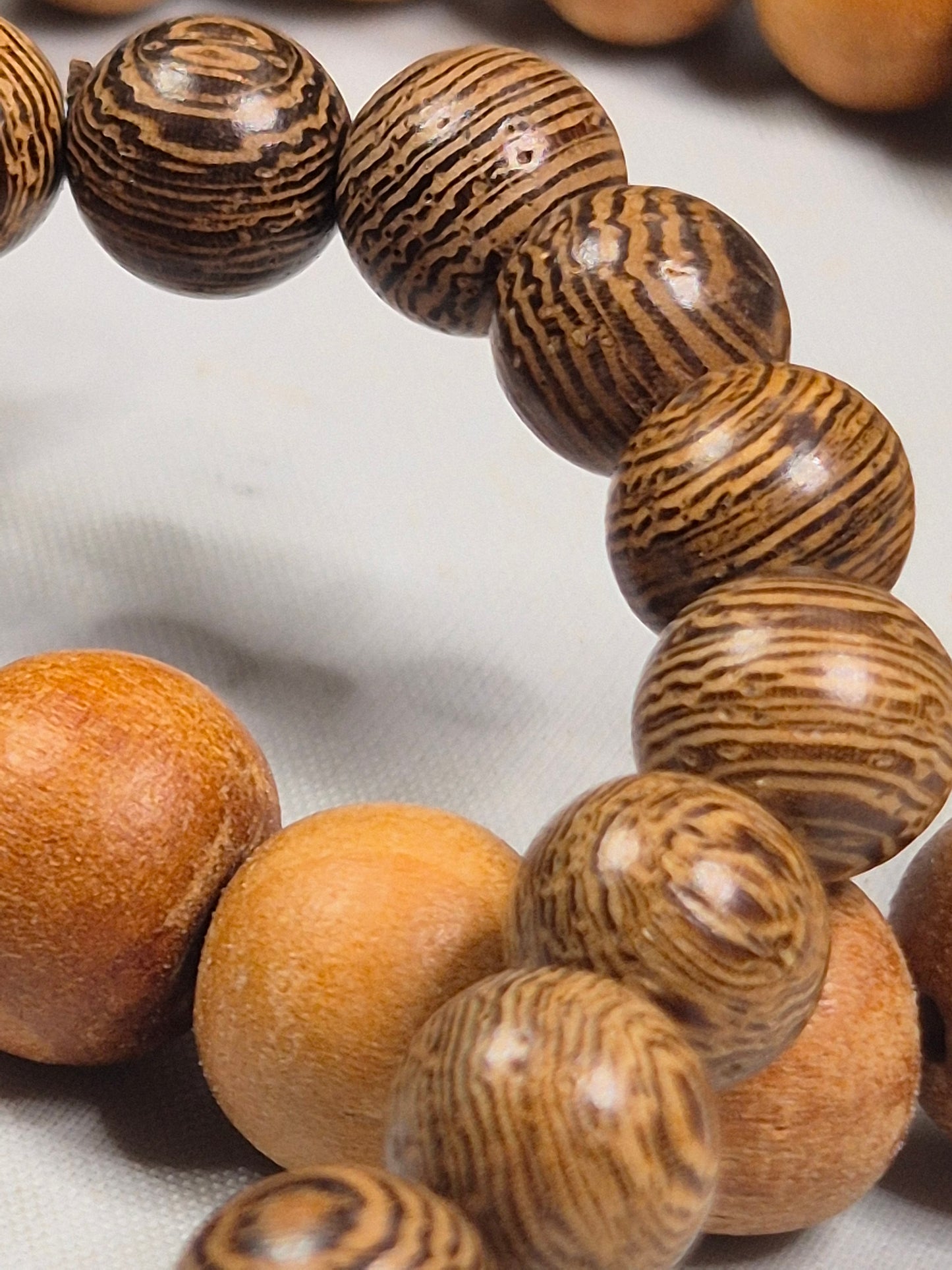 Edelholz Perlen Armbänder, Zedern oder Wengenholz Himalaya-Zeder