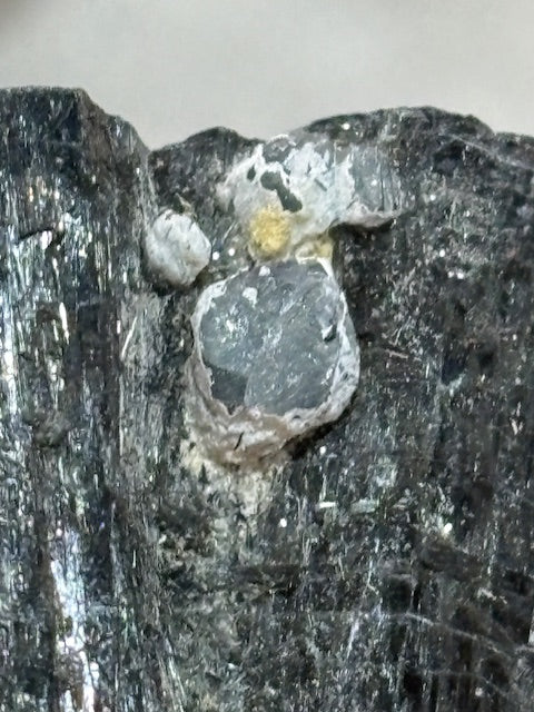 Foitit Turmalin Rarität in bester Qualität, Erongo Bergen Namibia, Fluorit Bergkristall Quarz Feldspat