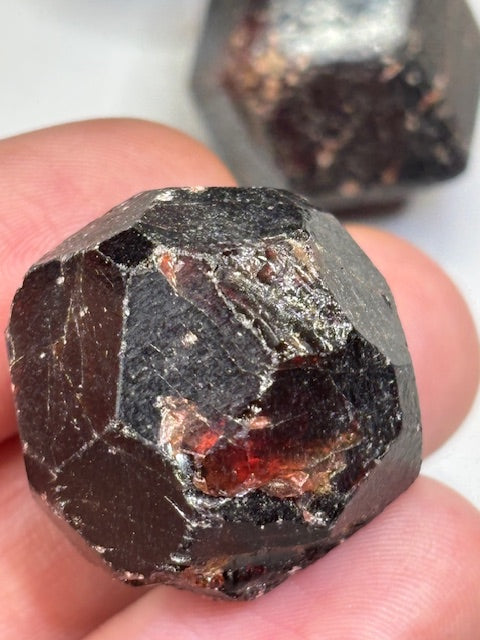Granat Kristall naturbelassen Edelsteinqualität, Almandin Kärnten Granattor