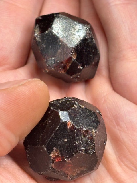 Granat Kristall naturbelassen Edelsteinqualität, Almandin Kärnten Granattor