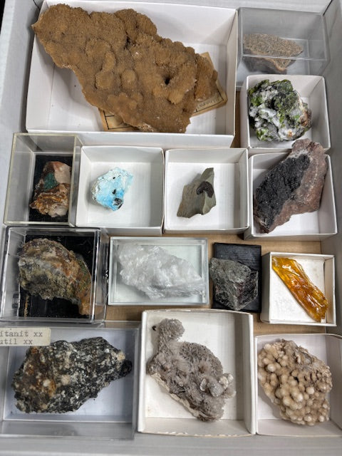 Mineraliensammlung groß Österreich Deutschland, Kristalle teilweise mit alten Sammleretiketten