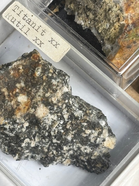 Mineraliensammlung groß Österreich Deutschland, Kristalle teilweise mit alten Sammleretiketten