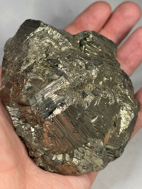 Pyrit Pentagondodekaeder Peru XL beste Qualität, Museumsstück, Katzengold