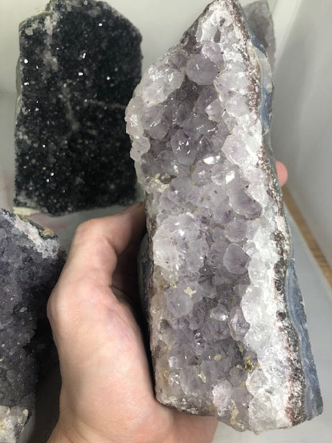 Amethyst Drusenstück groß & freistehend, gute Qualität