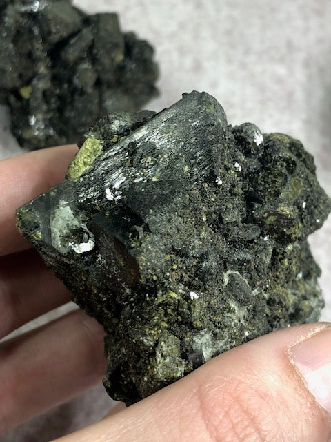 Epidot in bester Qualität, Magnetit Pseudomorphose nach Epidot