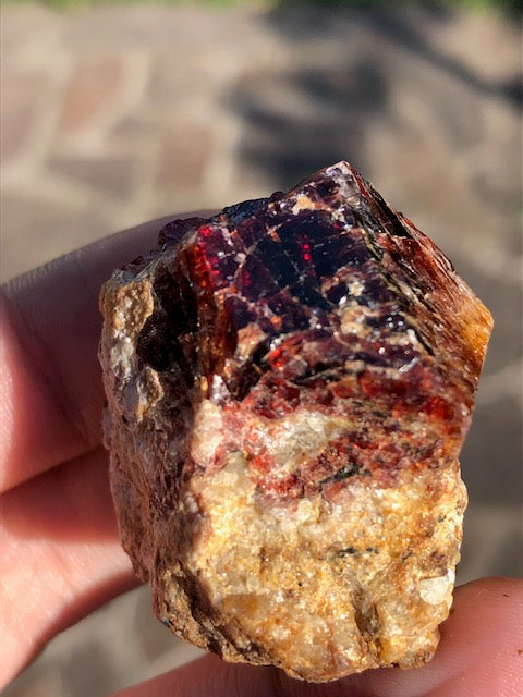Zirkon Hyazinth Kristalle in Biotit Matrix in bester Qualität (gemmy)