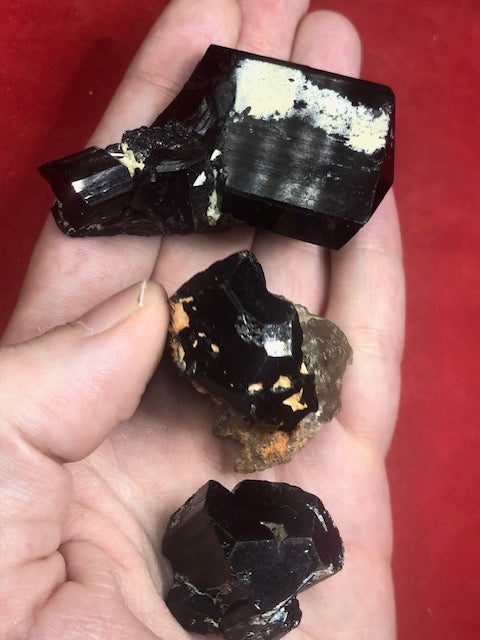 Schwarze Turmalin Kristallstufen mit Endflächen in bester Qualität, naturbelassen, Rauchquarz, Bergkristall, Quarz, Feldspat