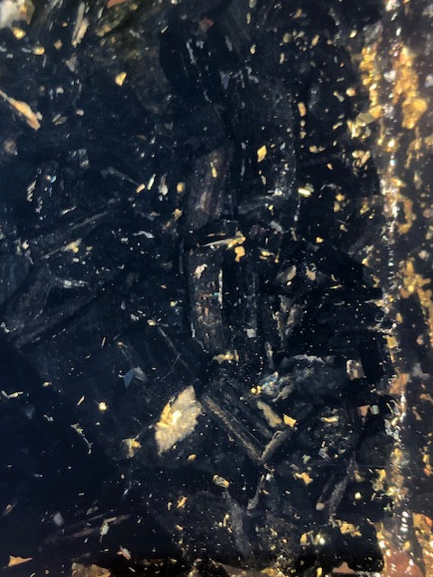 Orgonit Pyramide schwarzer Turmalin oder Selenit in bester Qualität