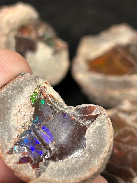 Edelopale A-Qualität Schokoladen Opal, Feueropal, Chocolate Opal, Großhandelspreis Matrix Opal