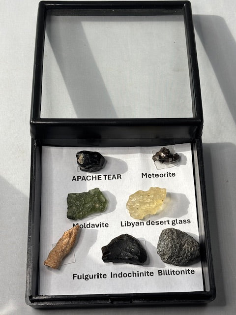 Tektit Meteorit Fulgurit Sammlung in bester Qualität, Moldavit, Libysches Wüstenglas, Billitonit, Indochinit, LDG, Blitzröhre, Apachenträne Rauchobsidian, Eisenmeteorit Naturglas
