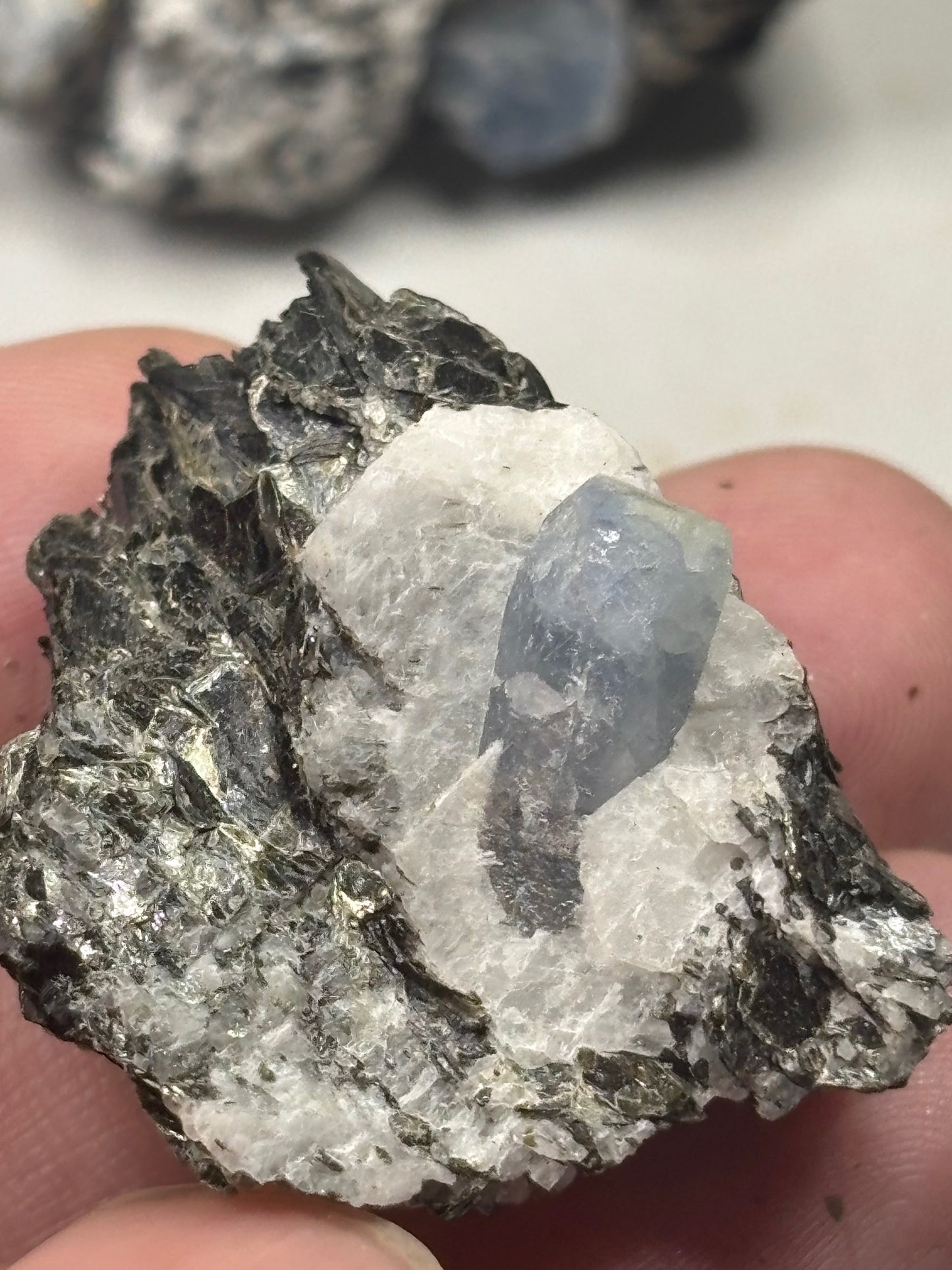 Saphir Kristalle in Matrix Himalaya, naturbelassen & in bester Qualität, Nepal