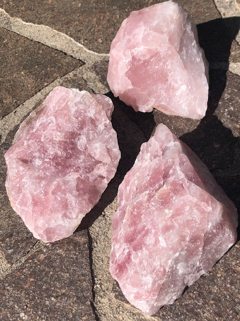 Rosenquarz Rohstein 1. Wahl – Intensiv rosa Naturkristall in Bestqualität