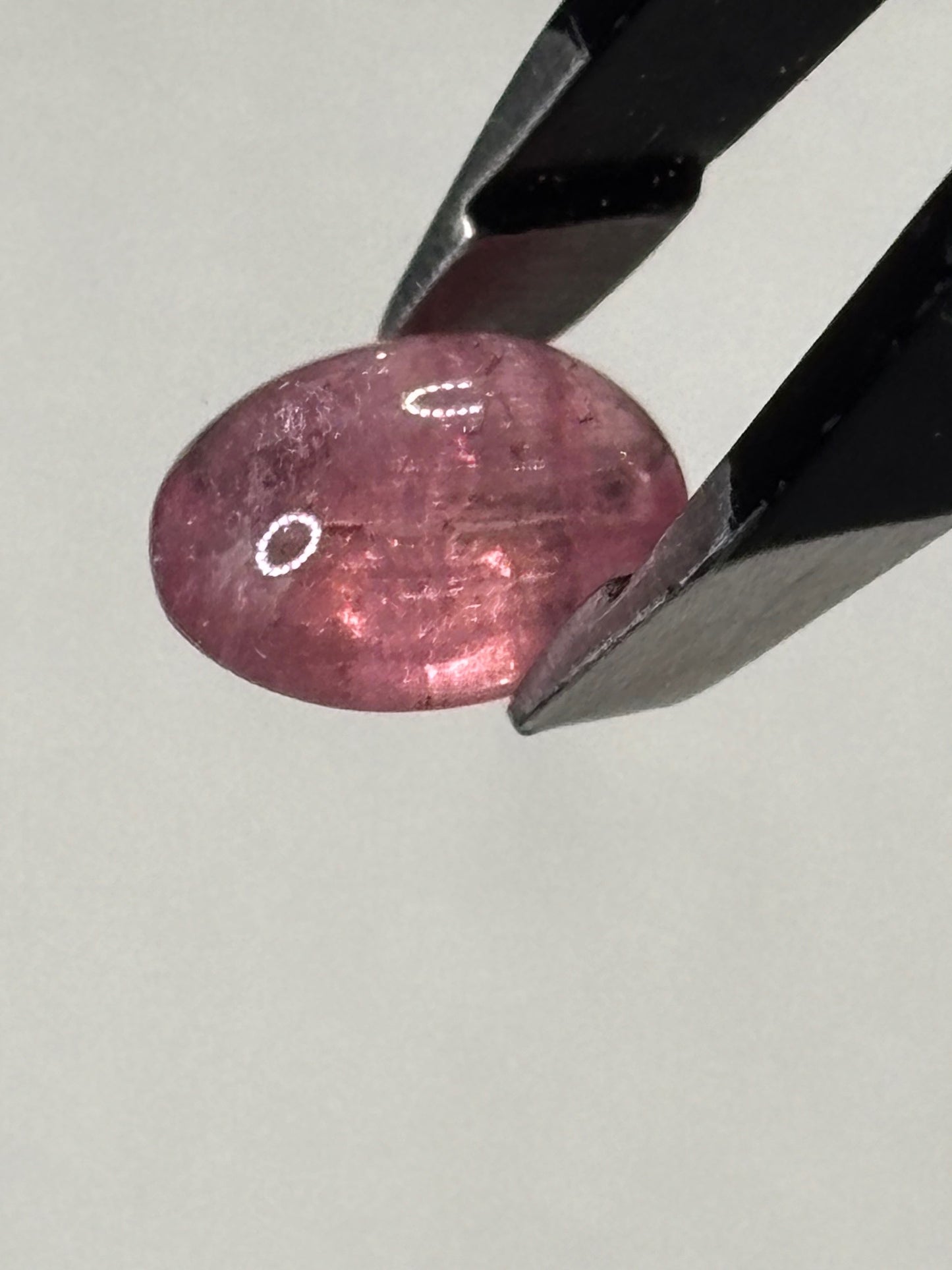 Turmalin rosa Edelsteine, entweder facettiert oder Cabochon, Rubellith in bester Qualität roter Turmalin