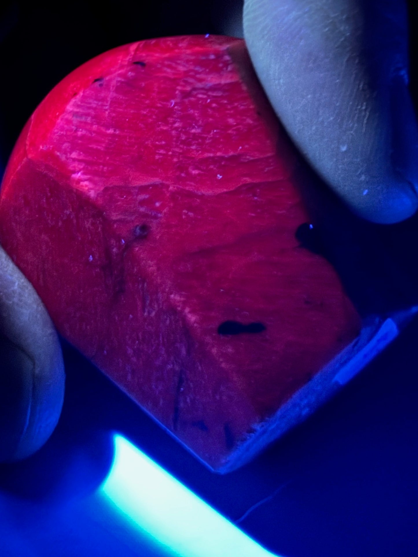 Sternrubinkristall XL hochglanzpoliert, (UV-aktiv) sehr gute Qualität Rubin Kristall