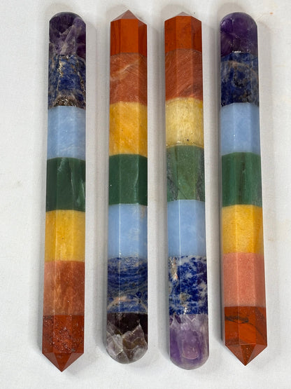Massagestab 7 Chakra, 7 verschiedene Edelsteine (Amethyst, Sodalith, Angelit, grünem- gelben sowi pfirsichfarbenen Aventurin & roter Jaspis)