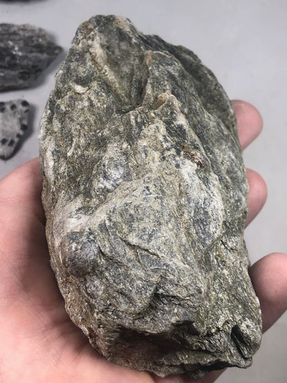 Granat Almandin in Glimmer, sehr gute Qualität, Österreich