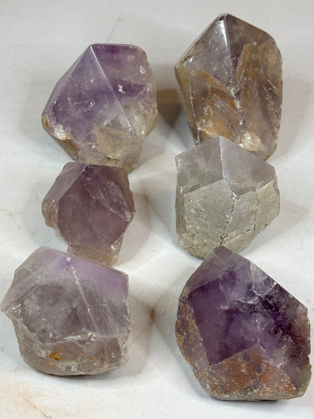 Amethyst oder Rauchquarz Naturspitze – Freistehend & teilpoliert