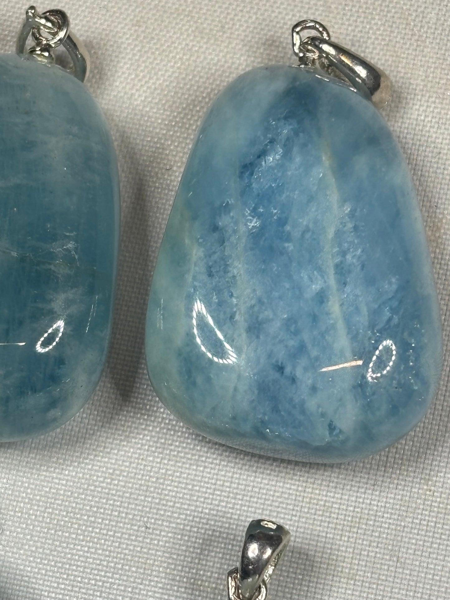 Aquamarin Anhänger 925er Silber – Edler Trommelstein 20-30mm