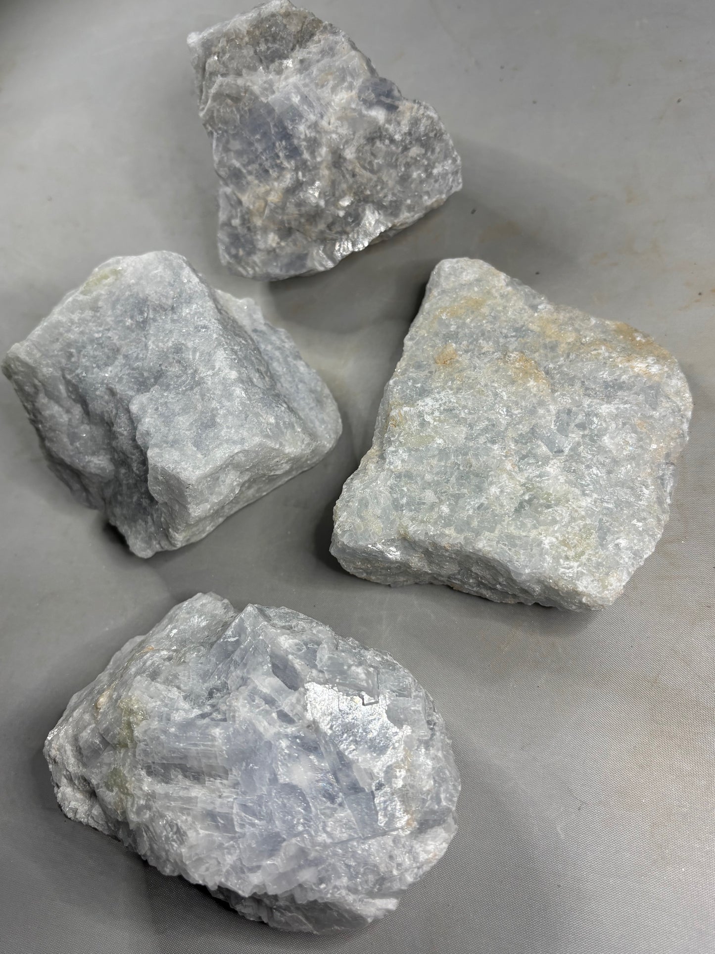 Blauer Calcit Rohstein, in bester Qualität