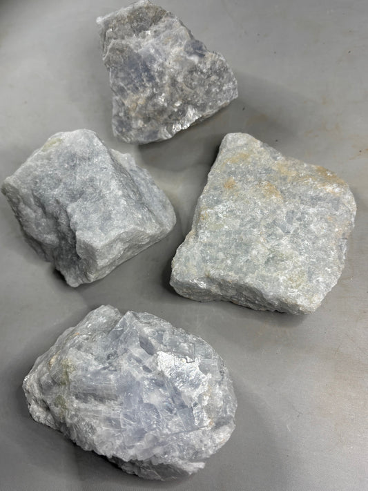 Blauer Calcit Rohstein, in bester Qualität