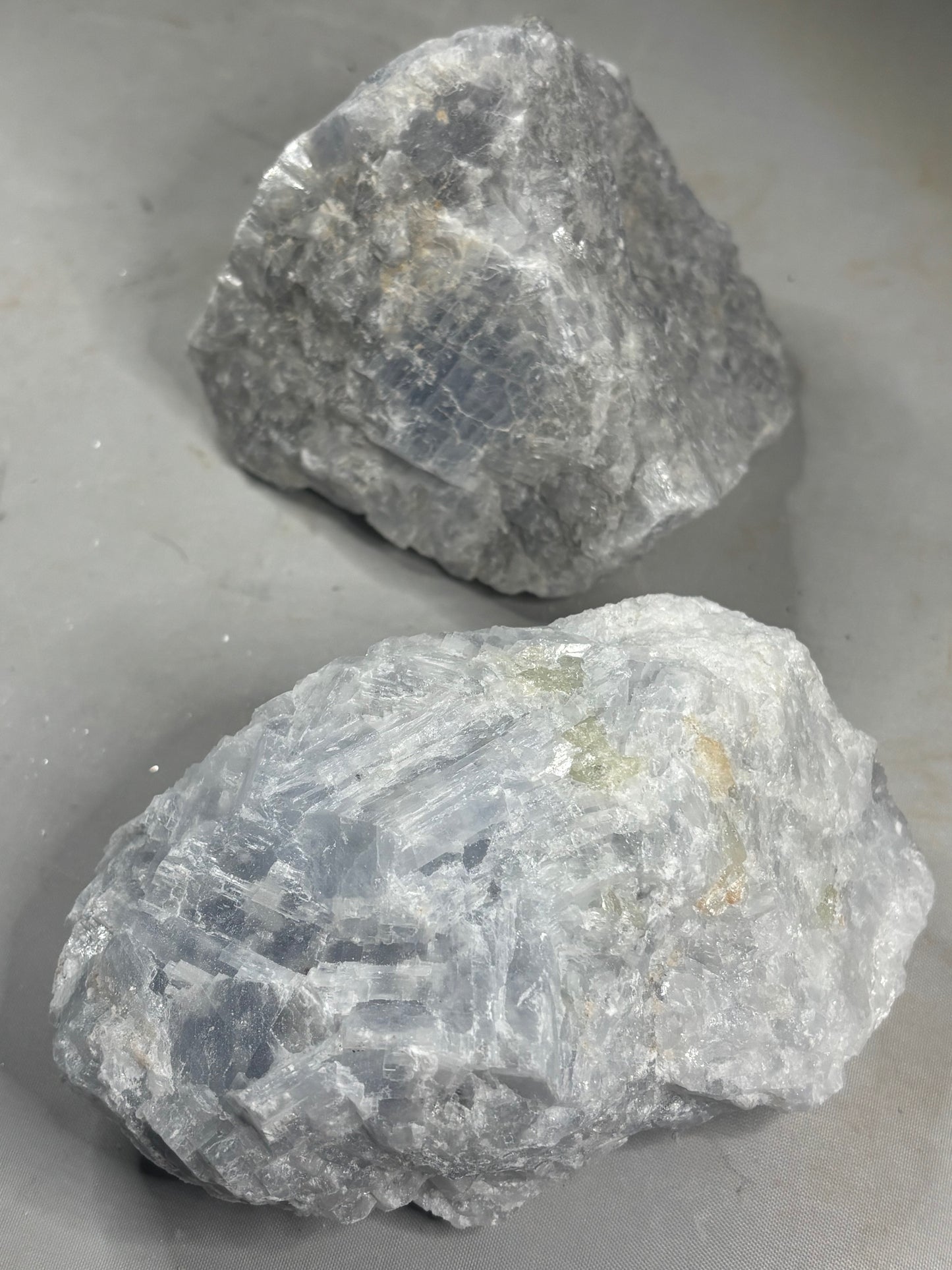 Blauer Calcit Rohstein, in bester Qualität