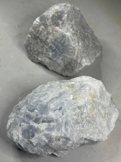 Blauer Calcit Rohstein, in bester Qualität