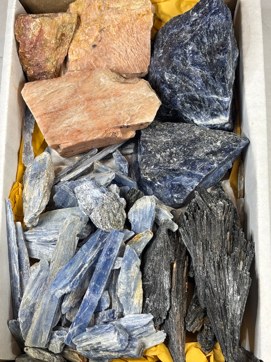 Edelstein Power Box Balance und Entspannung, Set 9 Kyanit schwarz sowie blau, Sodalith Feldspat