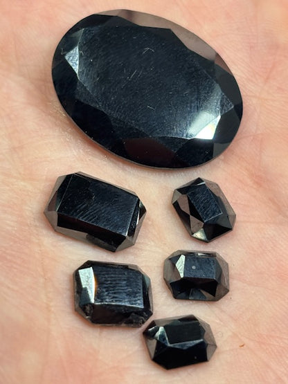 Hämatit Cabochon facettiert, in bester Qualität Blutstein