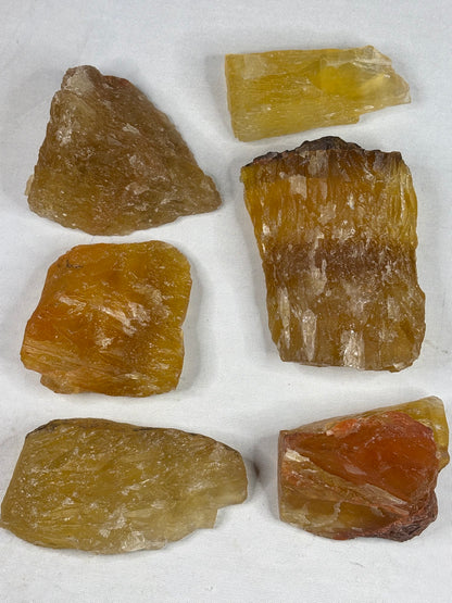 Gelber Fluorit Rohsteine, Honigfluorit naturbelassen, in bester Qualität