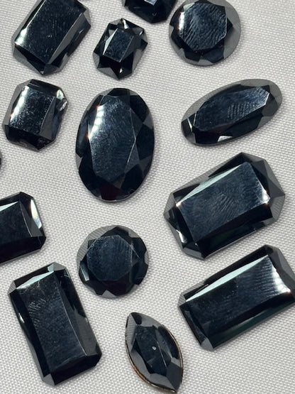 Hämatit Cabochon facettiert, in bester Qualität Blutstein