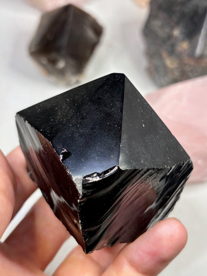 Halbpolierte Spitzen Freiformen, Turmalin Rauchquarz Rosenquarz Obsidian Adular (Mondstein) verschiedene Sorten