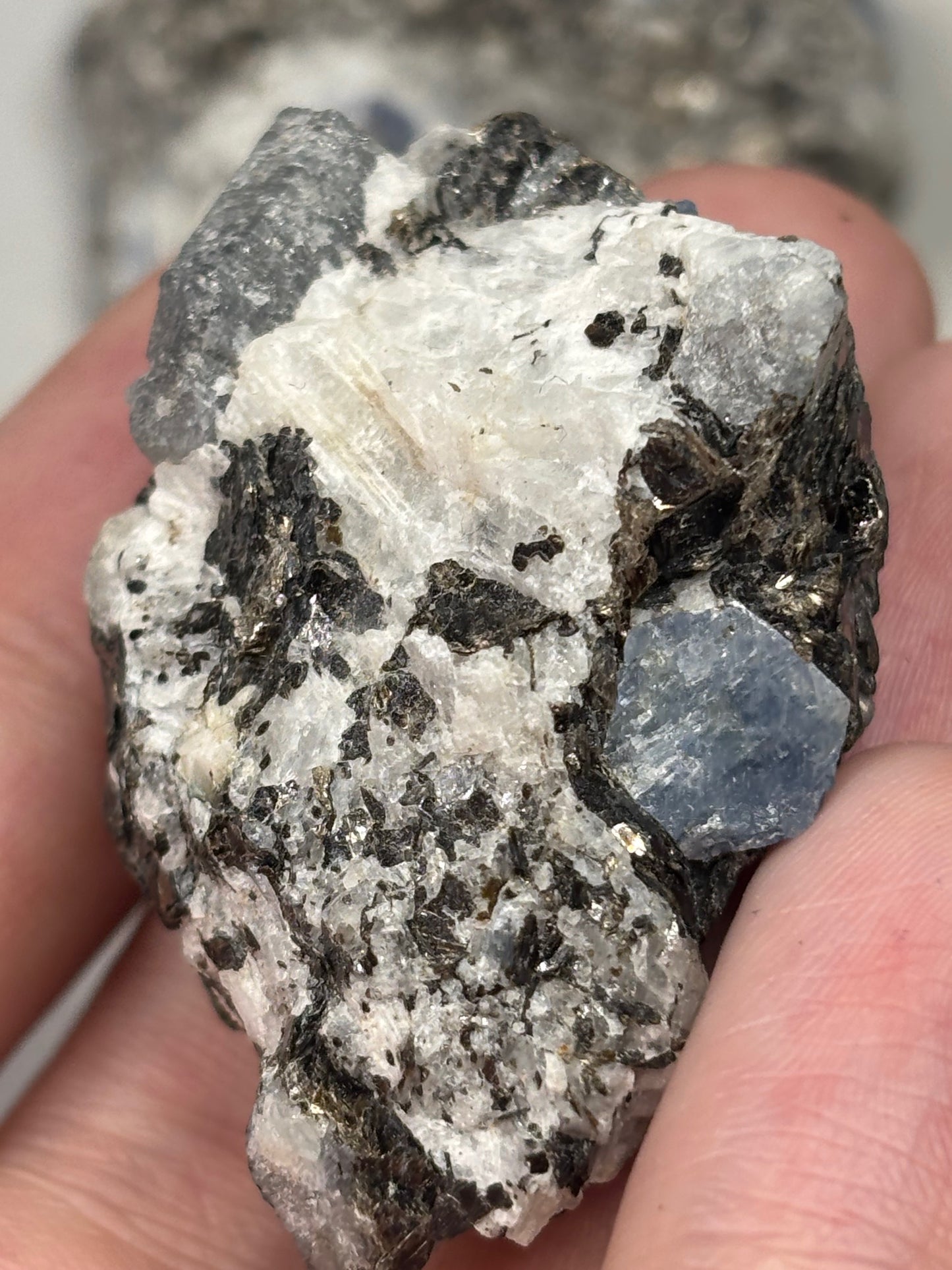 Saphir Kristalle in Matrix Himalaya, naturbelassen & in bester Qualität, Nepal