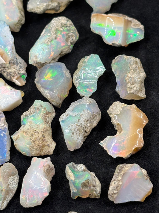 Welo Opal verschiedene Größen, beste Qualität Edelopal