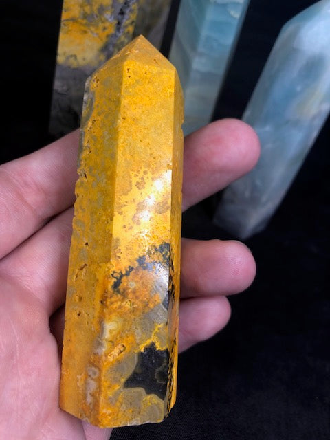 Karibik Calcit oder Bumblebee Jaspis Obelisk groß in bester Qualität caribbean Caclit Aragonit, Jasper Eclipse