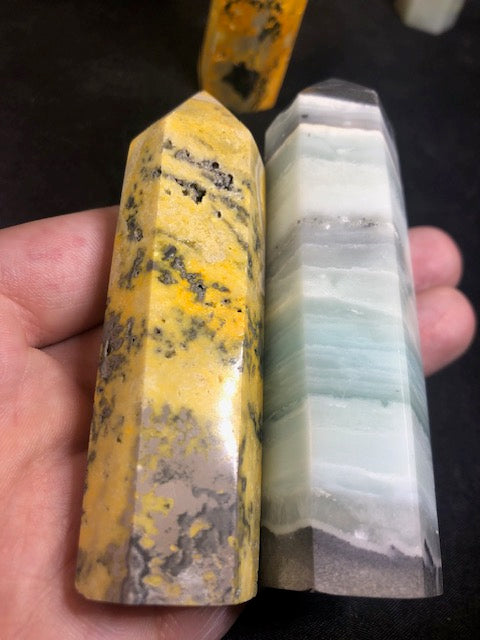 Karibik Calcit oder Bumblebee Jaspis Obelisk groß in bester Qualität caribbean Caclit Aragonit, Jasper Eclipse