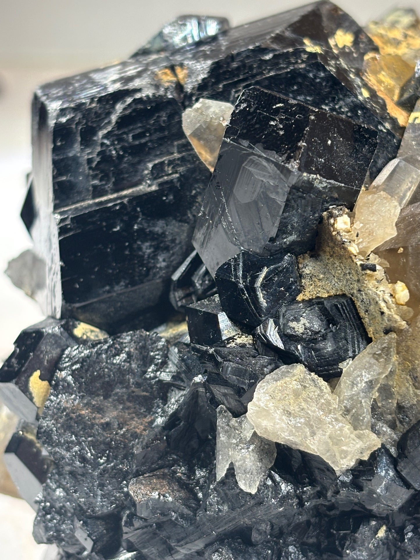 Turmalin schwarz & Rauchquarz Kristallstufe XXL (ca. 4Kg), sehr gute Qualität Schörl Museum Morion