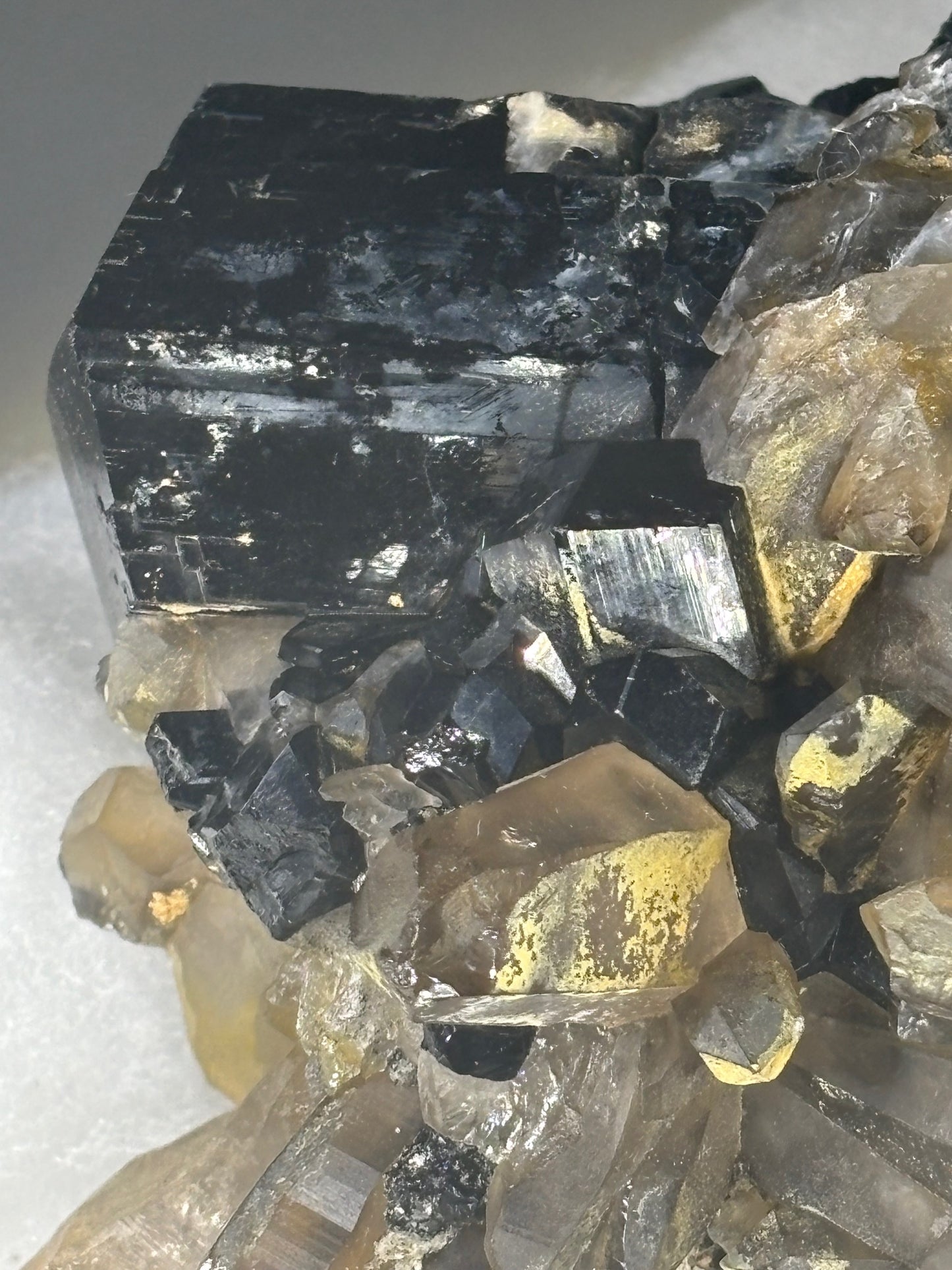 Turmalin schwarz, Rauchquarz & Hyalith (UV-aktiv) Kristallstufe XXL (ca. 5,1Kg), beste Qualität Schörl Museum Morion Glasopal