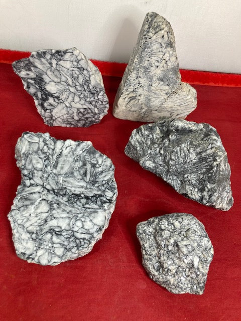 Magnesit Pinolith Eisblumenmagnesit Rohsteine oder geschnittene Platten beste Qualität Chrysanthemenstein Wasserstein