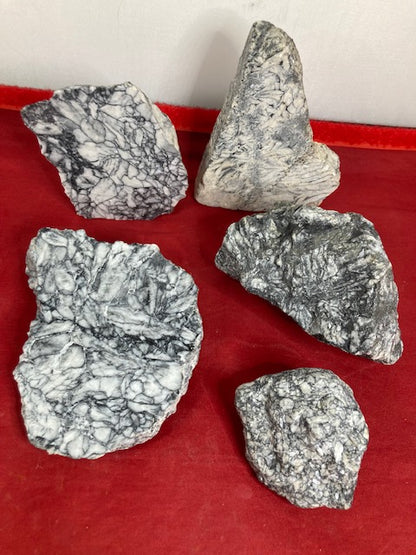 Magnesit Pinolith Eisblumenmagnesit Rohsteine oder geschnittene Platten beste Qualität Chrysanthemenstein Wasserstein