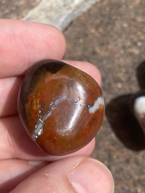 Onyx schwarz oder Sardonyx Trommelsteine in bester Qualität