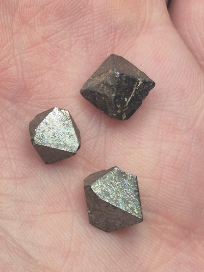 Magnetit Kristalle oktaederförmig sehr gute Qualität, Brasilien (10 Gramm) Magnetstein
