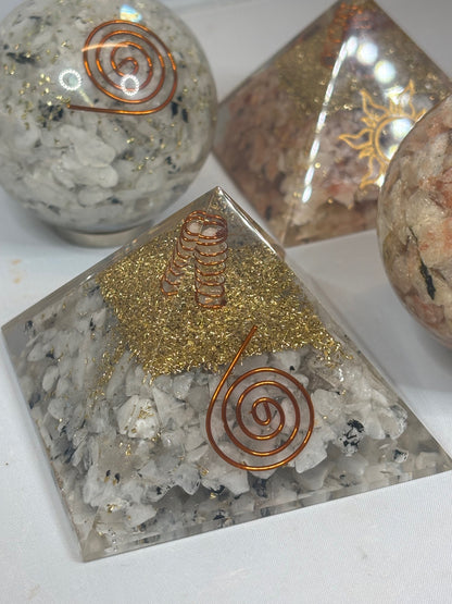 Mondstein oder Sonnenstein Orgonit, Pyramide & Kugel, Wilhelm Reich