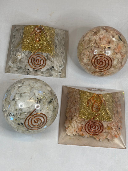 Mondstein oder Sonnenstein Orgonit, Pyramide & Kugel, Wilhelm Reich