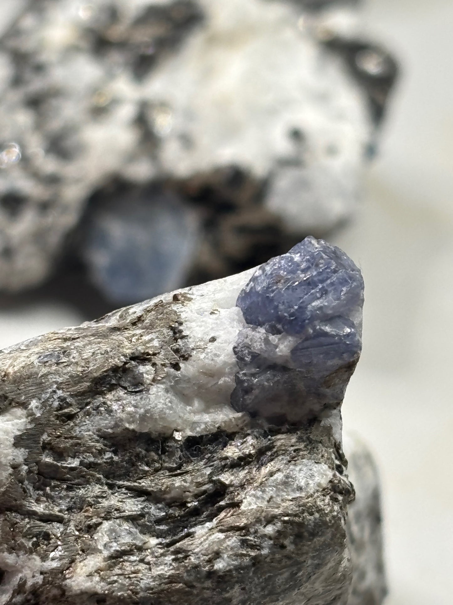 Saphir Kristalle in Matrix Himalaya, naturbelassen & in bester Qualität, Nepal