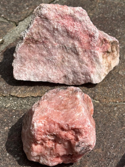 Petalit Rohsteine in sehr guter Qualität, Kastorit Castorit