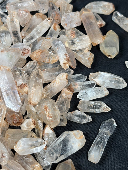 Bergkristall Spitzen Besalampy Madagaskar: Teilweise Szepter- & Herkimer-Formen