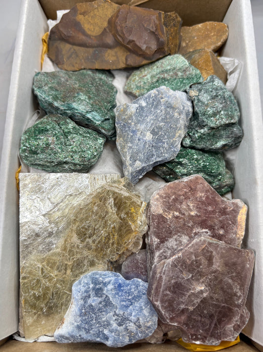 Edelstein Power Box innere Weisheit und Stärke, Set 8 Glimmer grün violett sowie golden, Blauquarz, Tigerauge Lepidolith Fuchsit