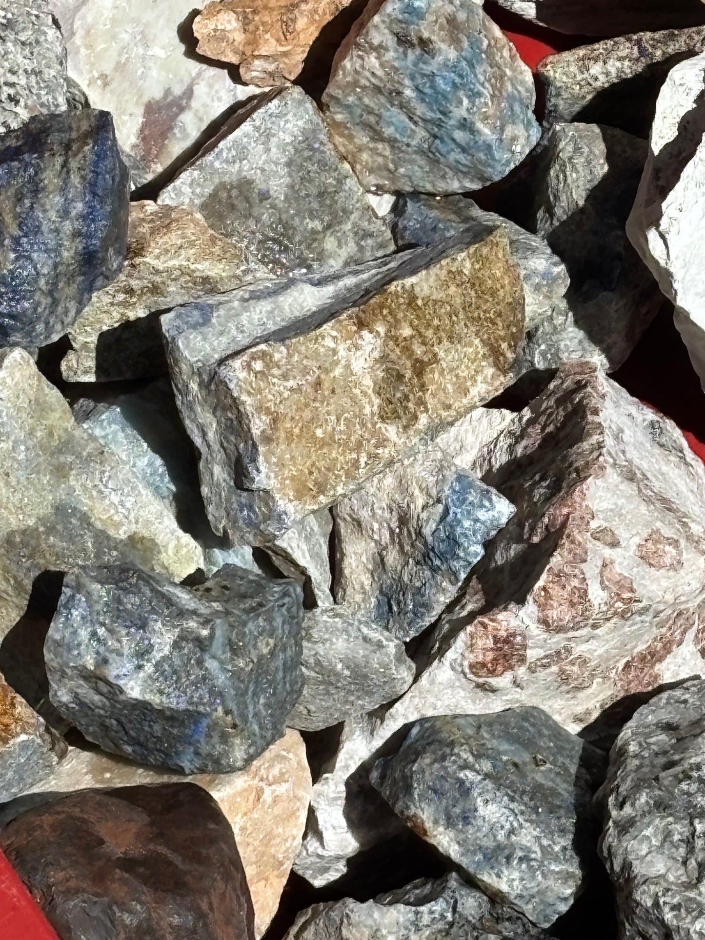25 Kg Halbedelstein Überraschungsbox, Lapislazuli, Sodalit, Bergkristall, Hessonit (Granat), Trolleit uvm. Restposten