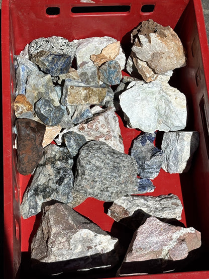 25 Kg Halbedelstein Überraschungsbox, Lapislazuli, Sodalit, Bergkristall, Hessonit (Granat), Trolleit uvm. Restposten